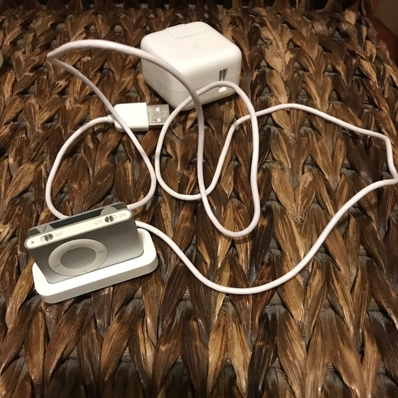 iPod Shuffle--Silver - Picture 2 of 2